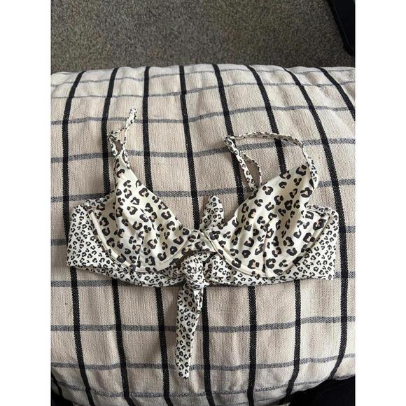 Abercrombie & Fitch Other - Abercrombie & Fitch cheetah print swim top size S